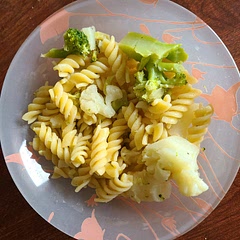 I had some tweaks to the recipe:
I added cauliflower with the broccoli, I did not have any vegetable broth so I just added some water to the blender for the sauce and did not have any yeast to add. I'm pretty happy with it! Makes me feel better about eating pasta for lunch!