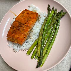 So easy, super tasty, and the glaze is super customizable if you want to be flexible with what you have in your fridge. Amazing!