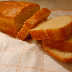 We rarely eat bread, but when we do, it's usually all gone while still hot from the oven. Baked in loaf pan for 35mins. It was a bit too moist on the inside, but the crust was amazing! Crispy and buttery 🧈 Yum!