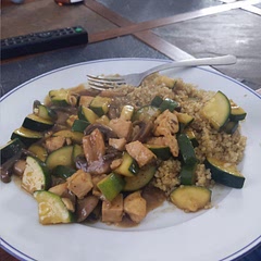 Tasty and easy! You can replace the arrowroot powder with cornstarch if you don't have any. Be careful not to overcook the mushrooms and zucchini so that they have a little bit of crunch.