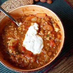 Habe zusätzlich noch geräucherten Tofu, Paprika und ein zwei Gewürze mehr dazu gegeben.
