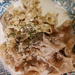 Second time making this and obsessed! Great go to meal for week nights.