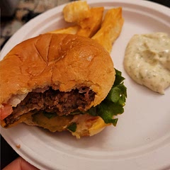 Literally the best black bean burger I've ever had 🤌