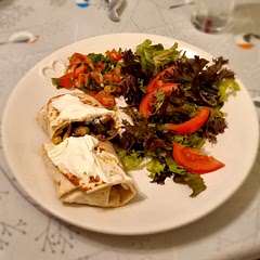 Slightly too spicy for me, hence the soured cream ladled on top, but then I'm not great with spicy food. Really good otherwise and quick to make!