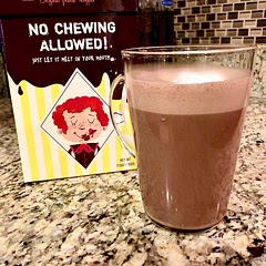 No sugar, no problem.  Because of the natural sweetness of the Oatmilk, this hot chocolate recipe tastes exactly like a fancy truffle.  Add additional marshmallows for a final touch.