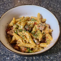 This was really good! I chose penne noodles, cut the sausage into quarter pieces, and added some parsley! 😋😍