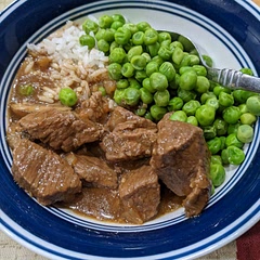 Looks plain but tastes great! I paired it with white rice and green peas. My picky 10 year old loved it, so this will be on repeat here.