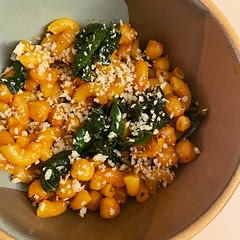 This was a super fast, super easy, delicious weeknight meal. Pantry ingredients and not a lot of steps. I added extra garlic, used elbow macaroni, tossed in half a bunch of kale leaves in the last five minutes, and topped with some Panko crumbs. Definitely going in rotation!