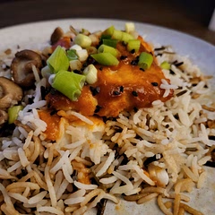 Wild rice with a drizzle of soy. And that sauce 🤯 Chicken would be a perfect substitute also!