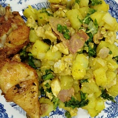 This is the very first time I enjoyed cooked potatoes, the flavours weren't boring at all. Next time I'll make stew or source to go with because sweet potatoes can be dry or make you thirsty, I drank a lot of water while eating 😊 .