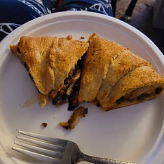 Absolutely yummy! Perfect for taco Tuesday! Added some garlic butter and parsley flakes to the inside and outside of the crust. Absolutely in love and super easy.