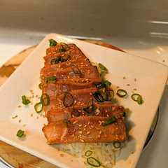 Turned out delicious. On the rice underneath the tuna I added some furikake.