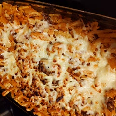 Couldn't find Ziti or Penne at Aldi, but it still turned out perfectly. Broiled the cheese on top for three minutes. Also used half ground beef and half spicy Italian sausage, so it was very good.