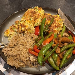 Really yummy! Used a whole pack of halloumi, whole tin of sweetcorn and an extra egg and flour. Will defo make again especially when we have a glut of courgettes from the garden! 😁