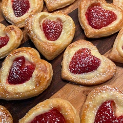 Really delicious and easy recipe! It’s not too overwhelmingly sweet either.