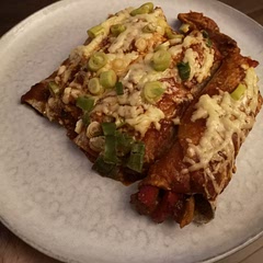 Made with chipotle paste, added extra. Ancho chilliflakes, sugar, bell pepper and crushed tomatoes too. Pretty good weekday meal.