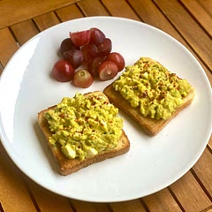 Loved it! Thank you for a new excelent go-to dish discovery!

I would just say that chilli flakes should not be optional, and suggest to serve it with some grapes! :)