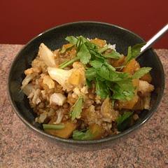 I added some cauliflower in stead of spinache. Taste is good, Just like a curry should be. Could use some extra accidity like tomato or Rice vinegar.