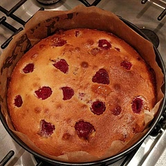 Lovely! Mine didn't rise due to old baking powder, which was unfortunate, but it tasted great :)

The icing was yummy.