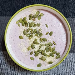One of my favorite banana-less smoothie. Since I don't have frozen strawberry, I replaced with frozen blackberry.