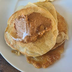 No Jimmy's but biscoff and bananas on top- my go to recipe for vegan pancakes :)
