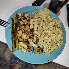 Made it with pasta as the portion was too little. Found it too spicy but to be fair I'm a person who can't handle spice well.