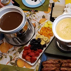 A perfect easy chocolate fondue for dessert after we had a delicious cheese fondue. Paired the choclate fondue with clementines, banana, strawberry, blueberry, raspberries, and marshmellow