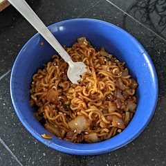 It tastes really good! I used Nongshim gourmet spicy noodles for it, and added the flavour packet which made it even better. I definitely recommend trying this recipe :)