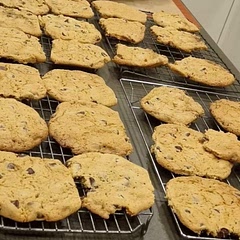 Makes loads, easily half the recipe, they were gorgeous

Also made swapping 60g flour for cocoa powder and they were scrummy