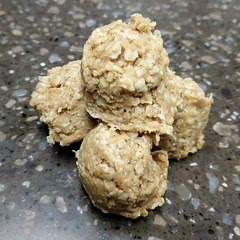 Delicious and rich.  I added a tablespoon of honey to this recipe and used a small kitchen scoop.
