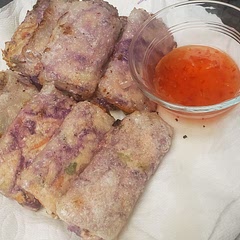 This recipe is so simple and good. I added onion to give some sweetness and I used red cabbage instead of green to make it more colorful. I paired it with sweet chili sauce. Definitely gonna make it again 😋