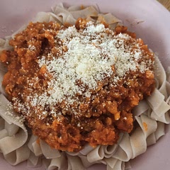 Looooved it! Healthy and easy to make. I skipped celery and I used oregano, parsley and basil for seasoning.
Served it with spelt tagliatelle.