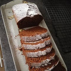 This is lovely 🤩 really easy recipe too. It only took 50 mins in my oven. I don't think people would know it's gluten free unless you told them. Another success from Becky Excell.