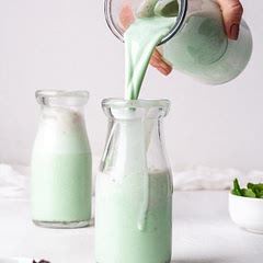 So creamy! Tastes like mint chocolate chip ice cream!