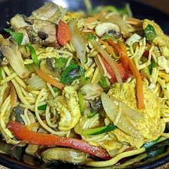 So I didn't have Sambal Oelek or Malaysian curry powder and probably medium curry powder and chili flakes just don't cut it as while it was definitely tasty, it was pretty much just a standard stir fry with a touch of curry. No real depth of flavour... So I'm off to source some Malaysian curry powder!