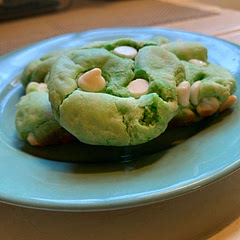 These cookies were fun, and easy to make. They were really soft, and moist. Got a lot of compliments on these cookies. I was able to get 18 cookies with this batch.