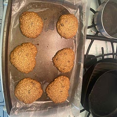 The recipe was really easy simple, I didn’t expect the cookies to expand that much but over all 10/10 experience!! Made my house smell so good after!!