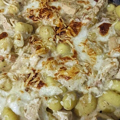 Swapped for turkey bacon, almond milk and mix of low fat mozzarella and lean cheese. Tasted good! Quick and easy.