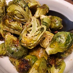 This was an instant hit with the family. I don't care for onions so I used onion powder instead. I'm sure I'll be making this a couple of times a week at least.