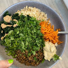 The photo does not show how goood this was. Lentils are super light and tasty. Added a side salad of kale w almond dressing and some hummus 👌🏼