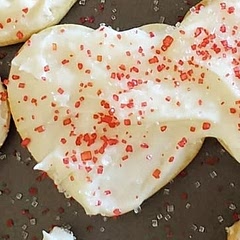 I made this cream cheese frosting as a topping for sugar cookies.  It was easy and delicious