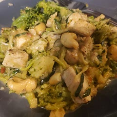 It's actually pretty good. Doesn't look as appetizing but it's yummy. I used frozen broccoli and frozen zucchini spirals. Next time I won't pre-cook my frozen veggies 😊