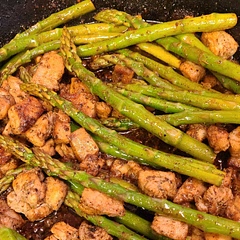 The sauce was a bit burnt since the chicken took longer to cook, but overall very yummy!