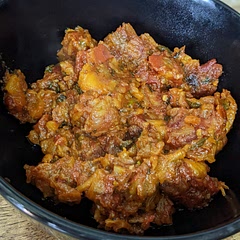 Soooo good! Rich, hearty, earthy, warming... Delicious! Served with wholemeal pitta and carrot batons. I cheated and used tinned chopped tomatoes but it seemed to work, and I will halve the oil next time just for personal preference.