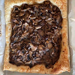 Super easy! Word of advice so as to not drown your pastry dough is to leave your pan at a slant to drain the excess fluid from mushrooms!