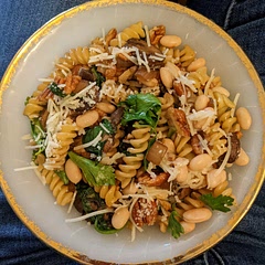 Didn't have pine nuts, used pecans, added sage, and cannellini beans.