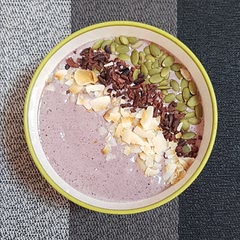 Made the smoothie with unsweetened almond milk and I substituted unflavored collagen powder plus 1 teaspoon unsweetened cacao powder for the chocolate protein powder.