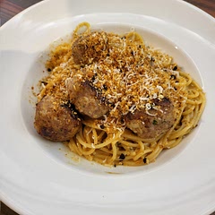 Swapped out the chicken mince for turkey. Pretty good bowl of pasta. Took an hour though