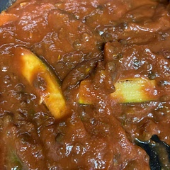 Loved it just the way it is! Spaghetti not in this shot but fantastically easy to make and made a batch load… I would say pretty cheap to make for those on a budget.
I used passata sauce instead of tins to make it stretch…..