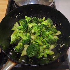 Great and easy way to cook broccoli as a side. Minimal ingredients that you would likely have in your pantry. If you double the recipe, don't double the water, otherwise it will be too wet.